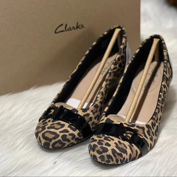 New clarks women Flores Tulip Wedge Pump - Picture 2 of 16